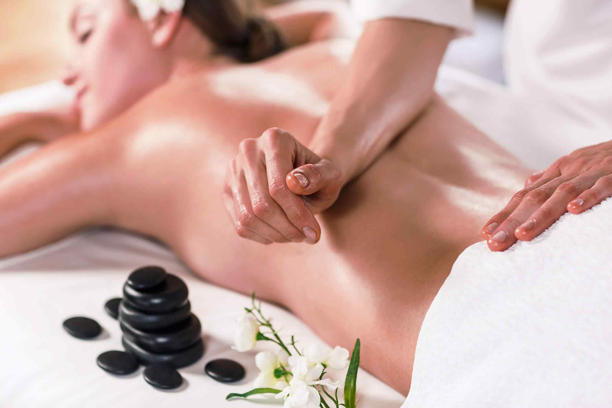 https://salon33.nl/wp-content/uploads/2018/10/spa-massage-16.jpg